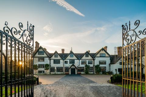 Grade II* Tudor Manor House of Standbridge Earls