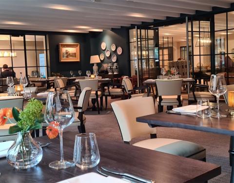 Aston's Restaurant