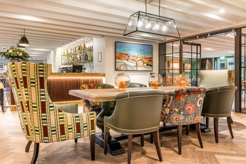 Aston's Restaurant